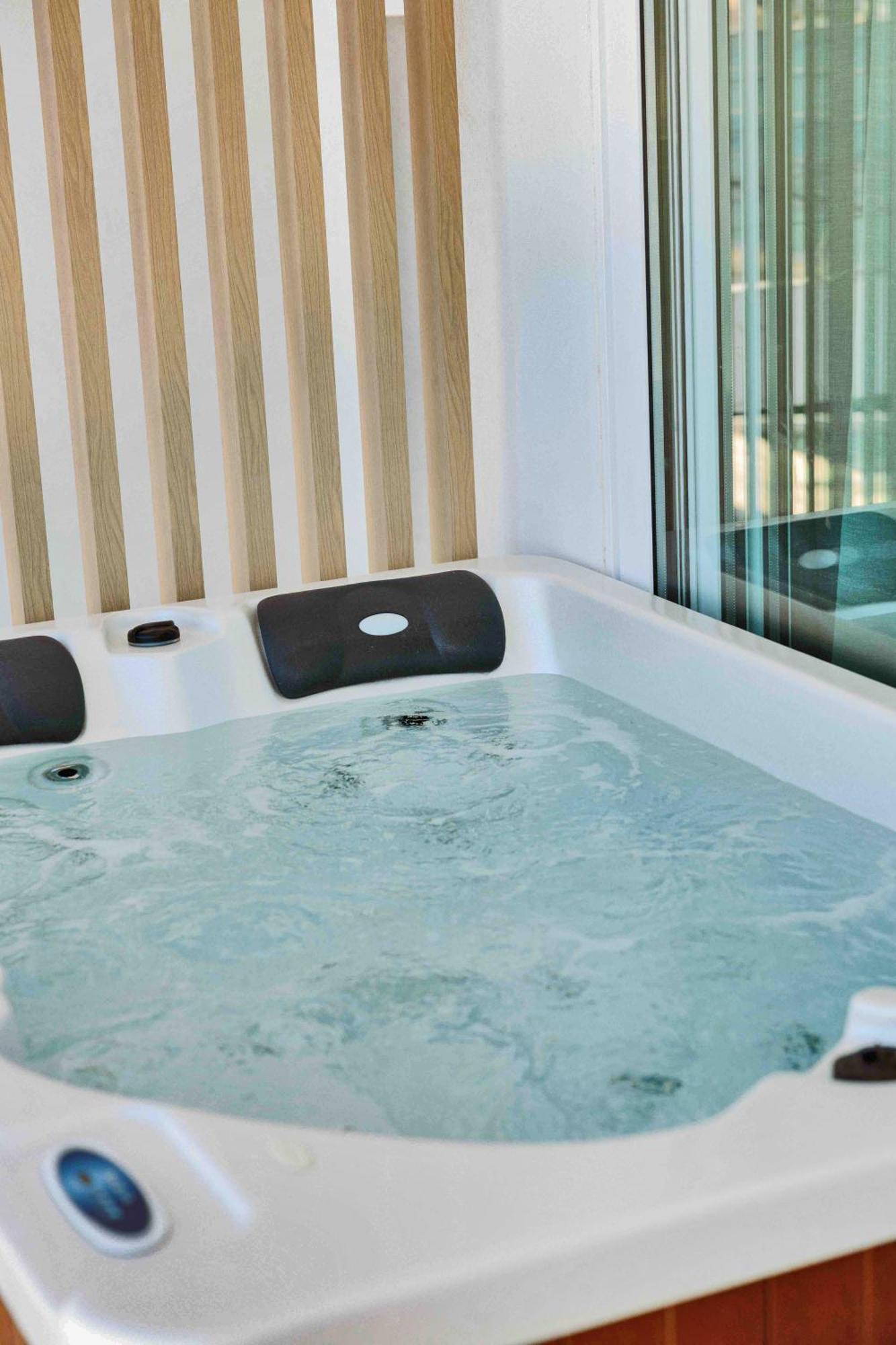 Skipper Beachfront Suites Херсониссос Экстерьер фото